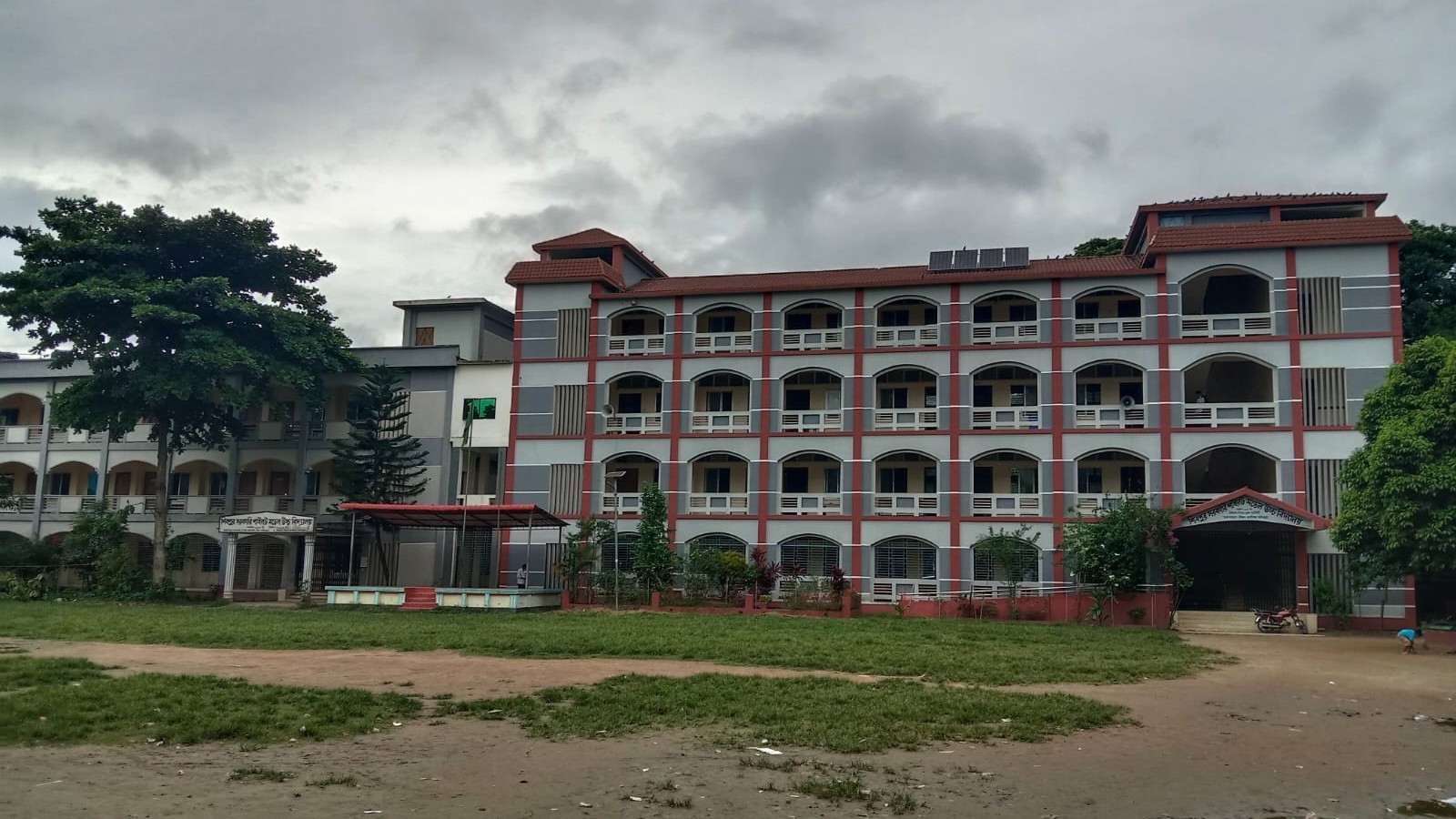 শিবপুর সরকারি পাইলট মডেল উচ্চ বিদ্যালয়ে চরম শিক্ষক সংকট, ব্যাহত পাঠদান